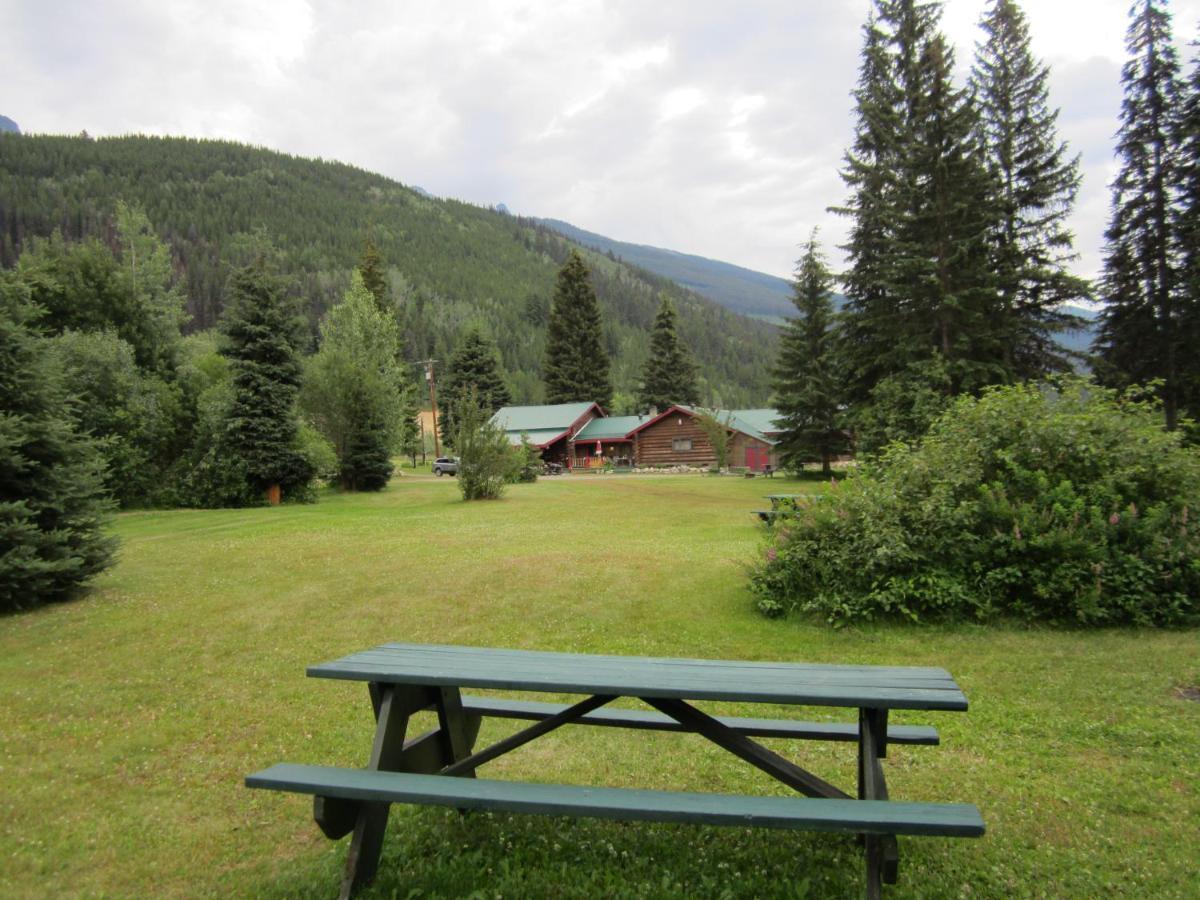 Summit River Lodge & Campsites Valemount Zewnętrze zdjęcie